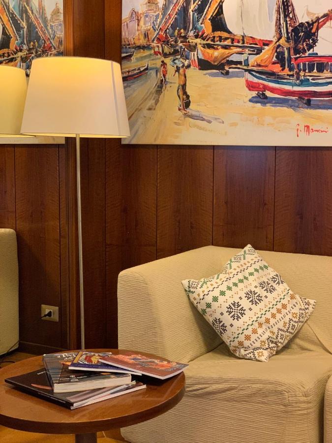 Hotel Apeneste Mattinata Bagian luar foto