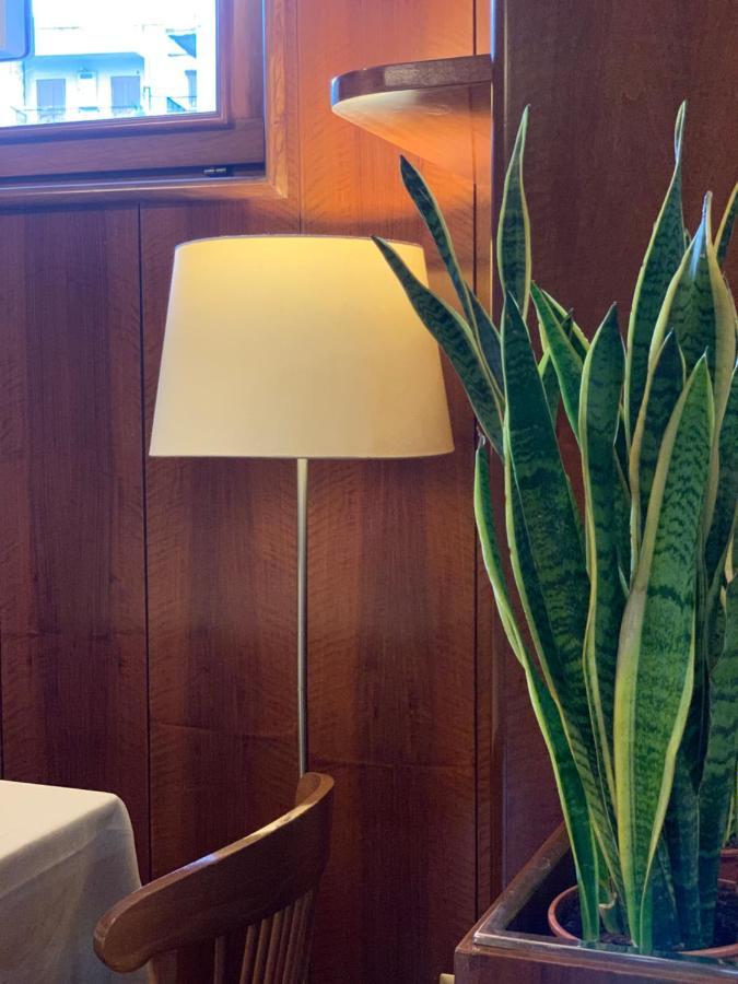 Hotel Apeneste Mattinata Bagian luar foto