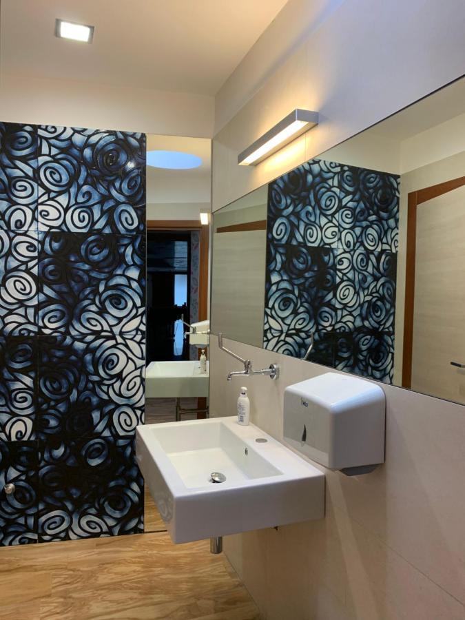 Hotel Apeneste Mattinata Bagian luar foto