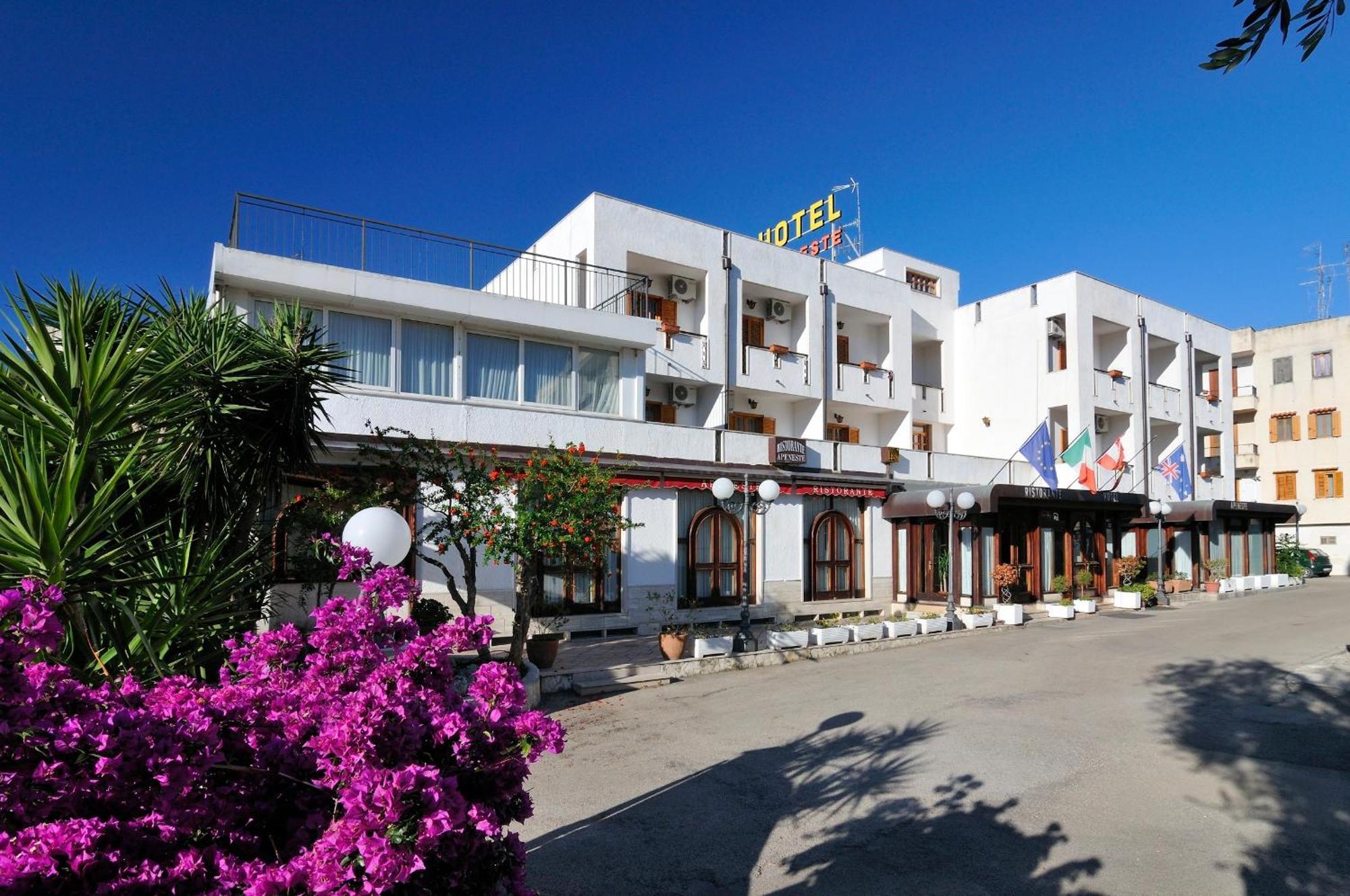 Hotel Apeneste Mattinata Bagian luar foto