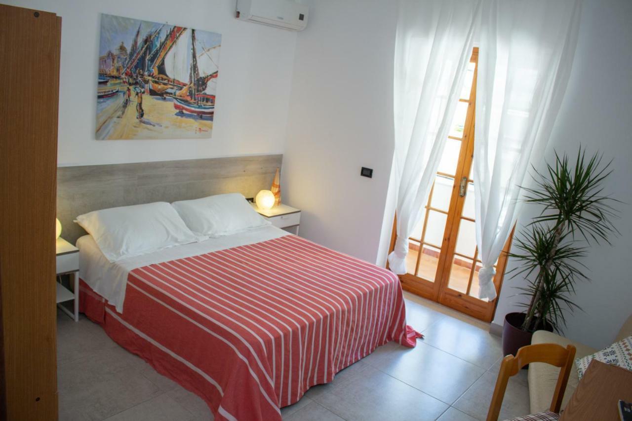 Hotel Apeneste Mattinata Bagian luar foto