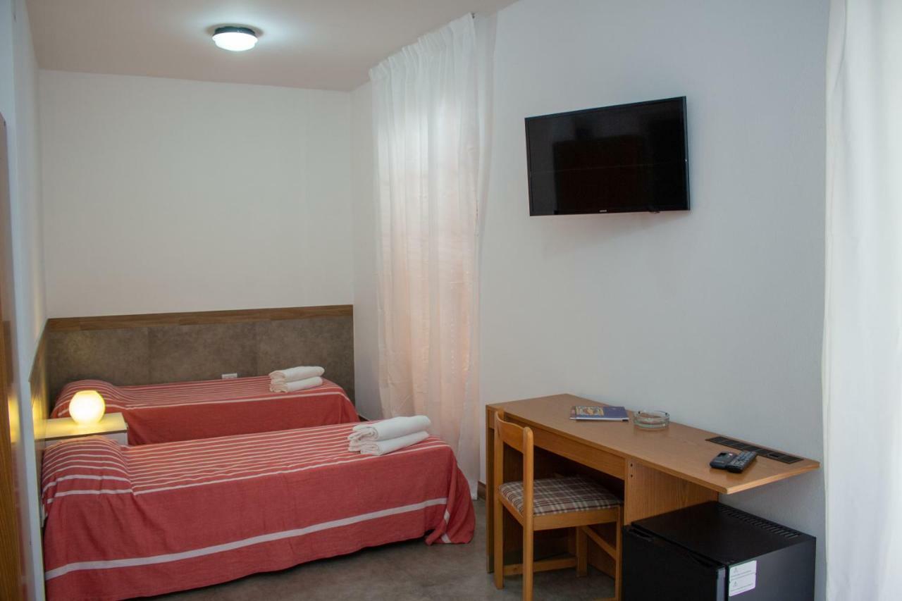 Hotel Apeneste Mattinata Bagian luar foto