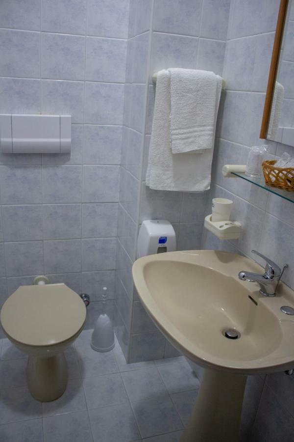 Hotel Apeneste Mattinata Bagian luar foto