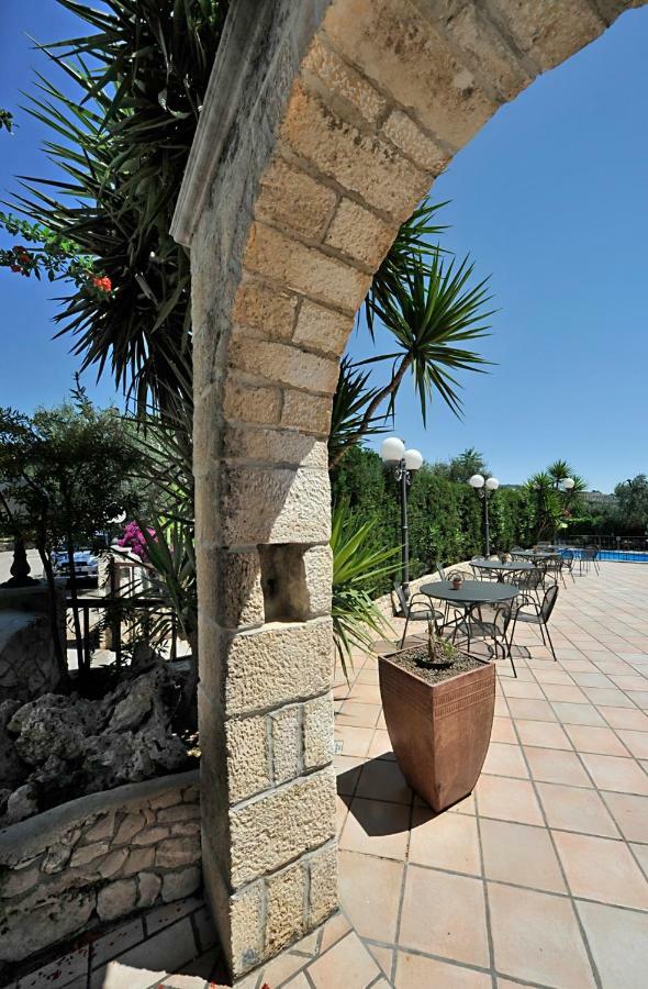 Hotel Apeneste Mattinata Bagian luar foto