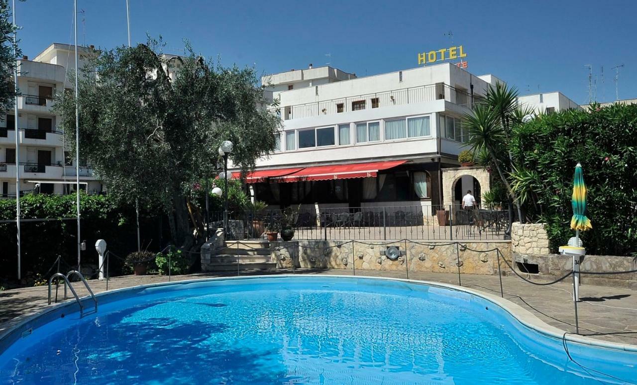 Hotel Apeneste Mattinata Bagian luar foto